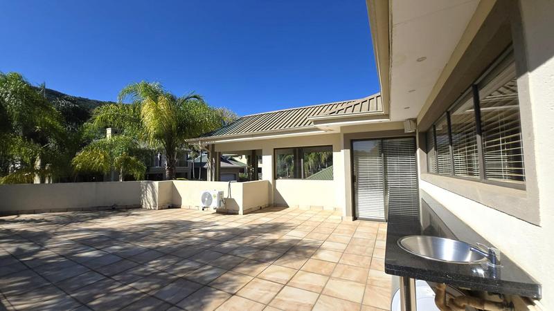 3 Bedroom Property for Sale in Caribbean Beach Club North West